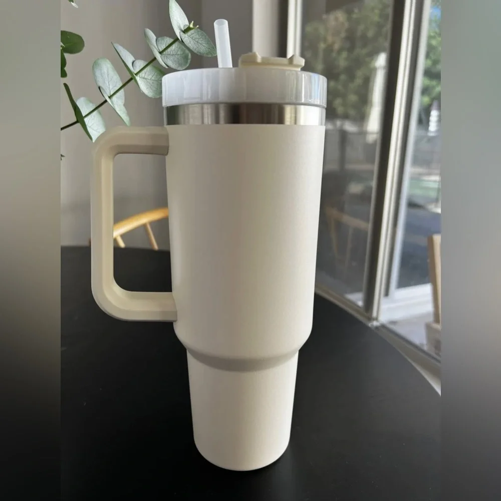 Stanley Brand New Adventure Quencher 40oz Insulated Travel Mug Tumbler -‎ CREAM - Picture 4 of 6